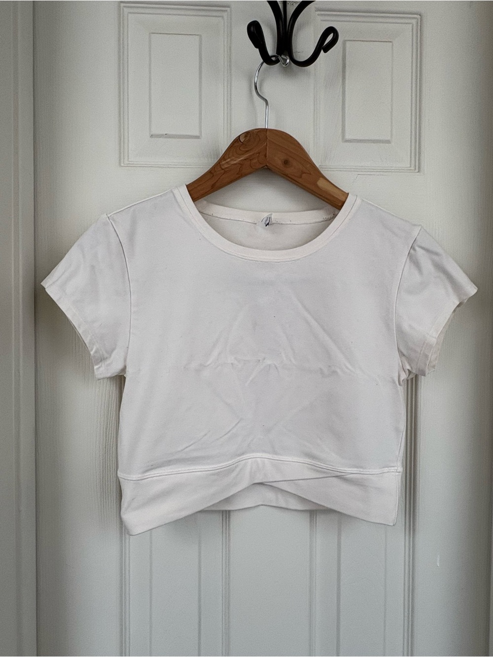 Old Navy White Cropped Crewneck Tee
